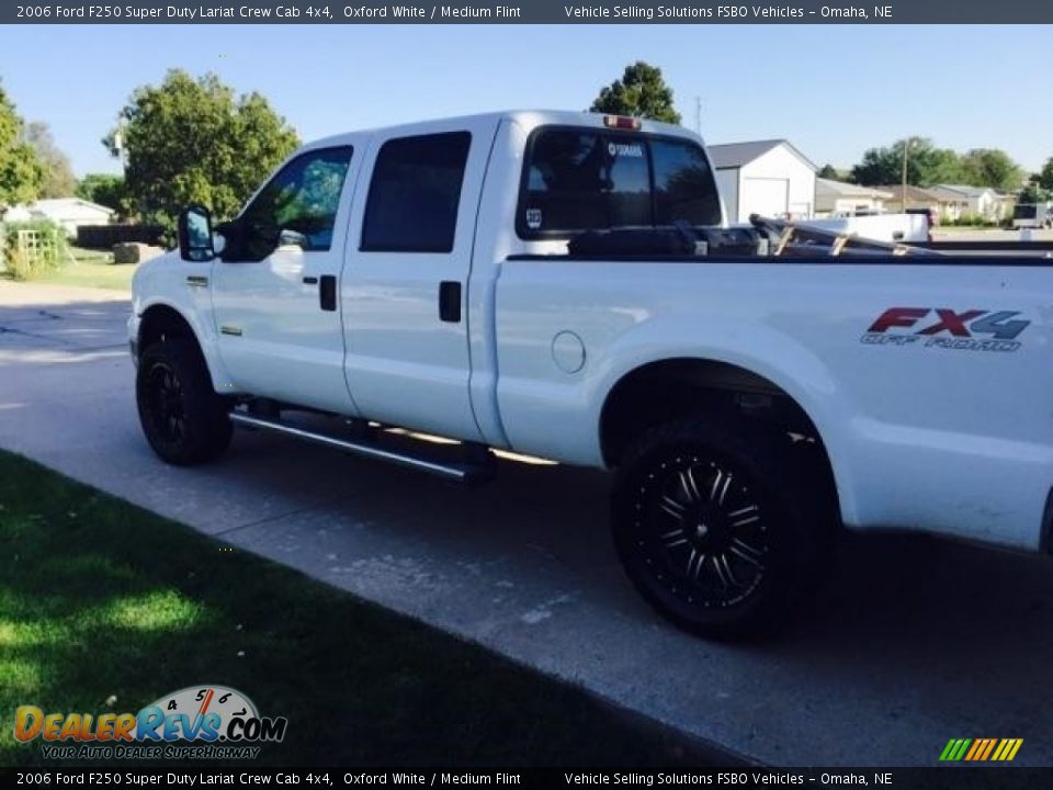 2006 Ford F250 Super Duty Lariat Crew Cab 4x4 Oxford White / Medium Flint Photo #3