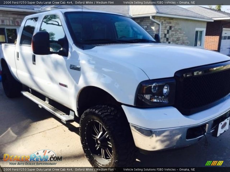 2006 Ford F250 Super Duty Lariat Crew Cab 4x4 Oxford White / Medium Flint Photo #4