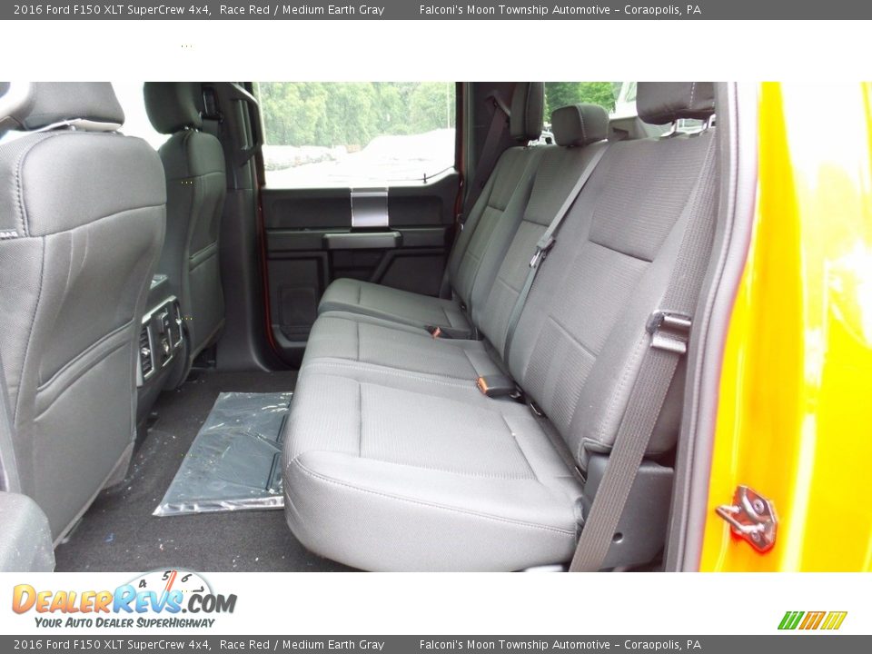 2016 Ford F150 XLT SuperCrew 4x4 Race Red / Medium Earth Gray Photo #9