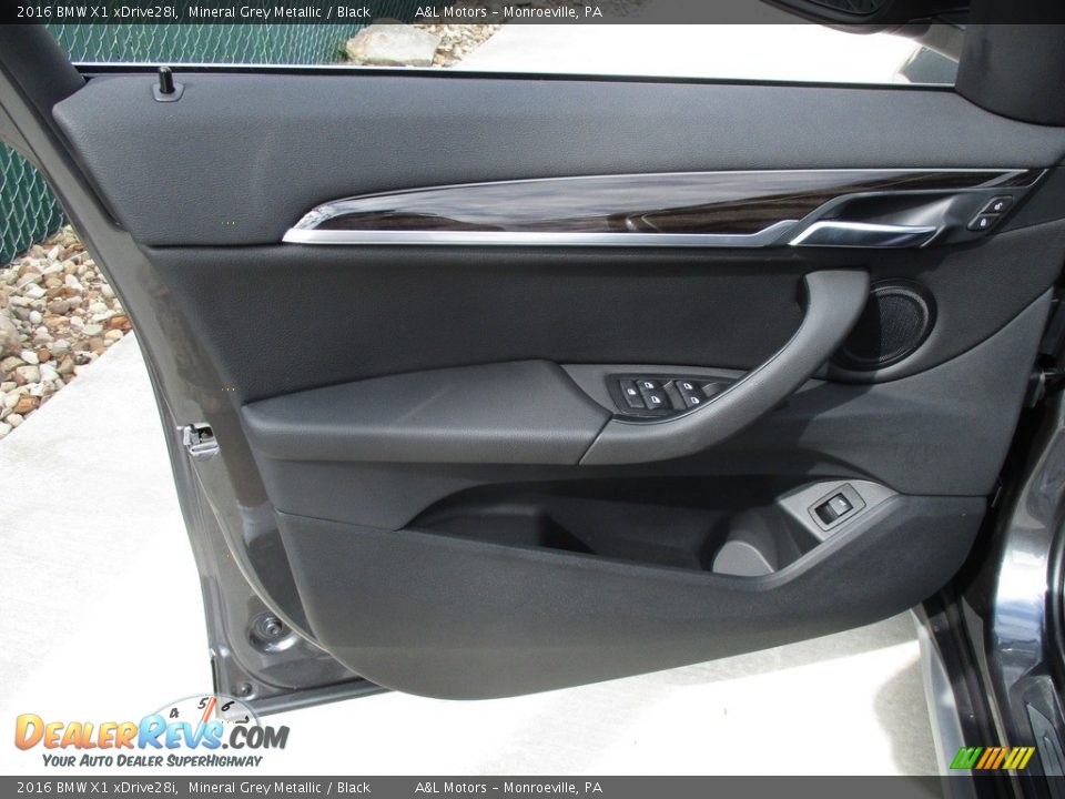 2016 BMW X1 xDrive28i Mineral Grey Metallic / Black Photo #10