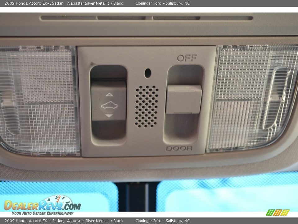 2009 Honda Accord EX-L Sedan Alabaster Silver Metallic / Black Photo #19