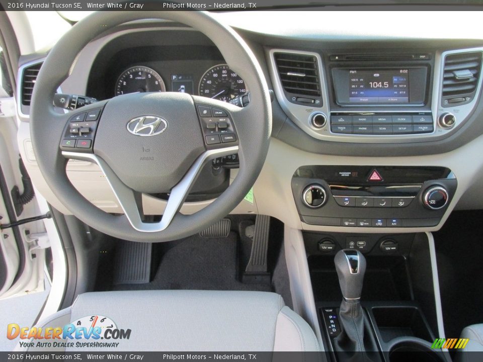 2016 Hyundai Tucson SE Winter White / Gray Photo #22