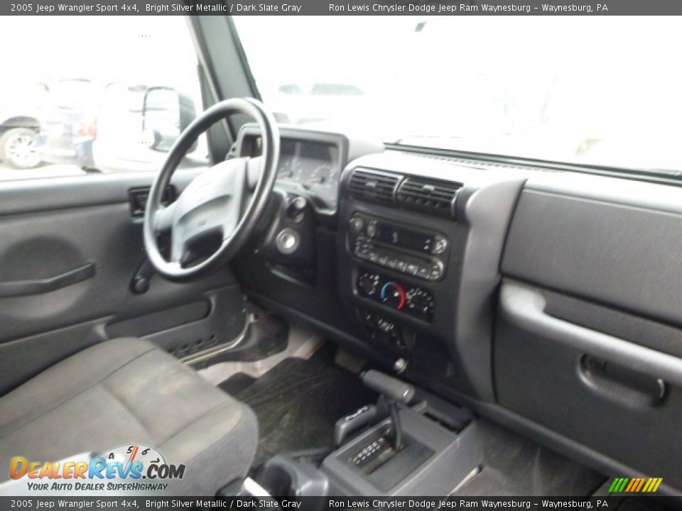 2005 Jeep Wrangler Sport 4x4 Bright Silver Metallic / Dark Slate Gray Photo #11