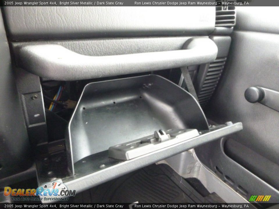 2005 Jeep Wrangler Sport 4x4 Bright Silver Metallic / Dark Slate Gray Photo #20