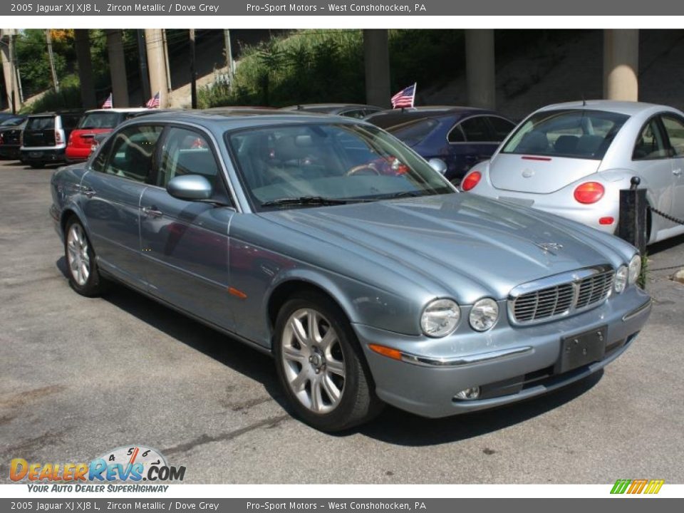 2005 Jaguar XJ XJ8 L Zircon Metallic / Dove Grey Photo #2