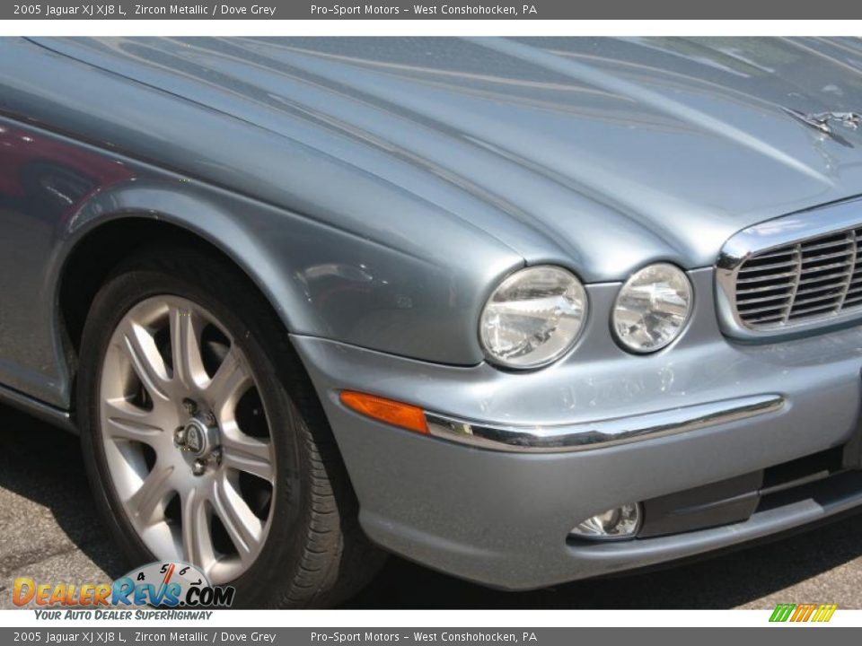 2005 Jaguar XJ XJ8 L Zircon Metallic / Dove Grey Photo #3