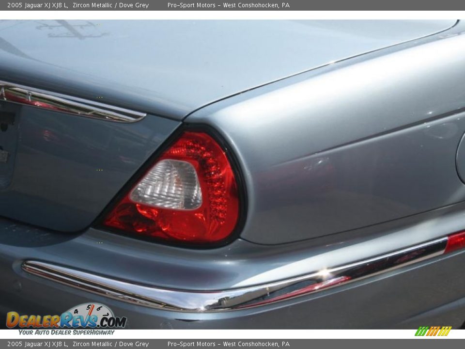 2005 Jaguar XJ XJ8 L Zircon Metallic / Dove Grey Photo #11