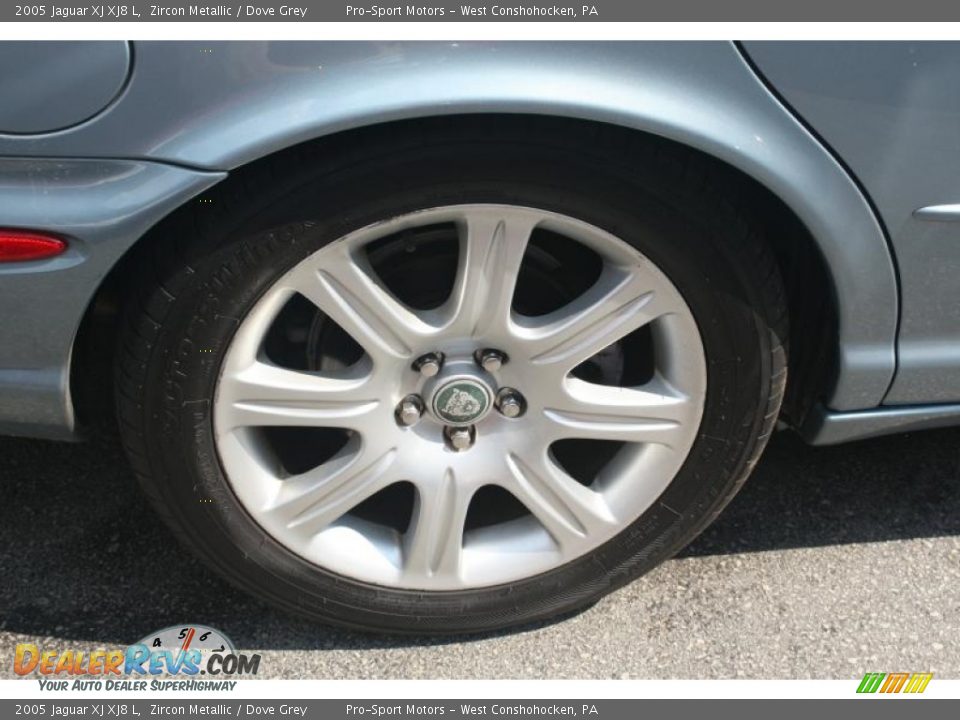 2005 Jaguar XJ XJ8 L Zircon Metallic / Dove Grey Photo #13