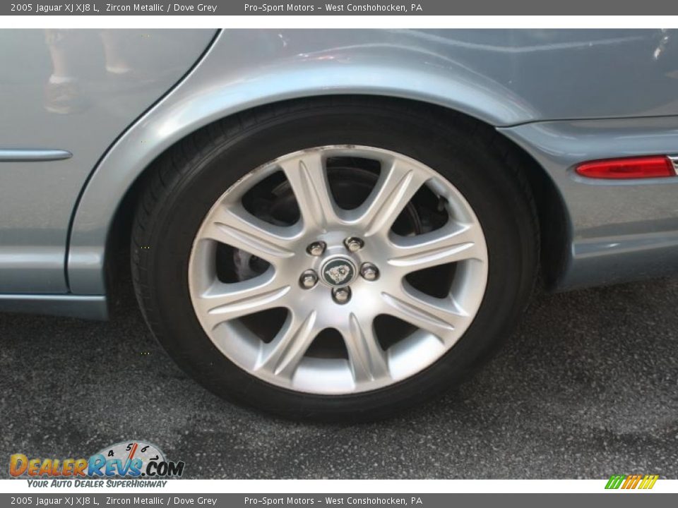 2005 Jaguar XJ XJ8 L Zircon Metallic / Dove Grey Photo #16