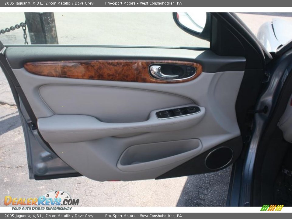 2005 Jaguar XJ XJ8 L Zircon Metallic / Dove Grey Photo #17
