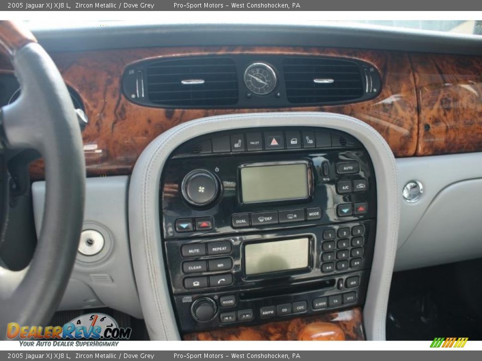 2005 Jaguar XJ XJ8 L Zircon Metallic / Dove Grey Photo #24