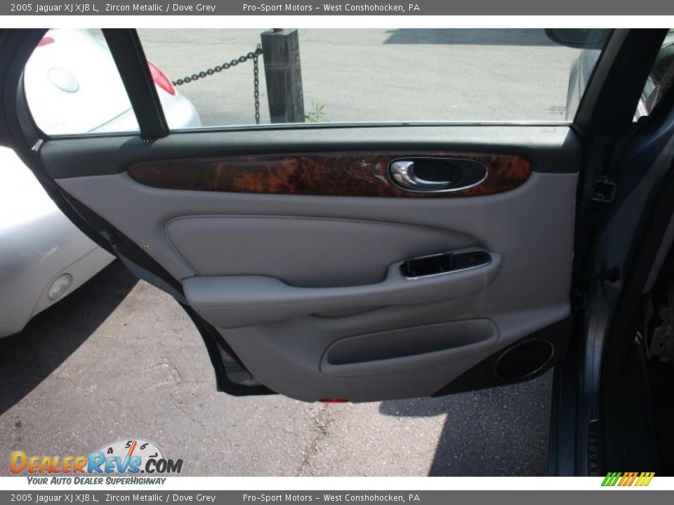 2005 Jaguar XJ XJ8 L Zircon Metallic / Dove Grey Photo #27