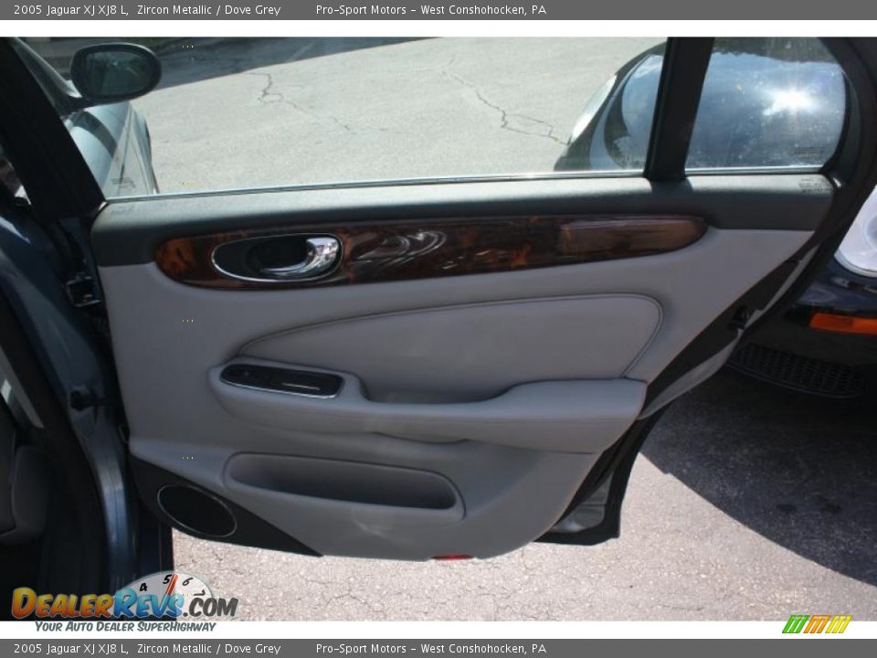 2005 Jaguar XJ XJ8 L Zircon Metallic / Dove Grey Photo #34