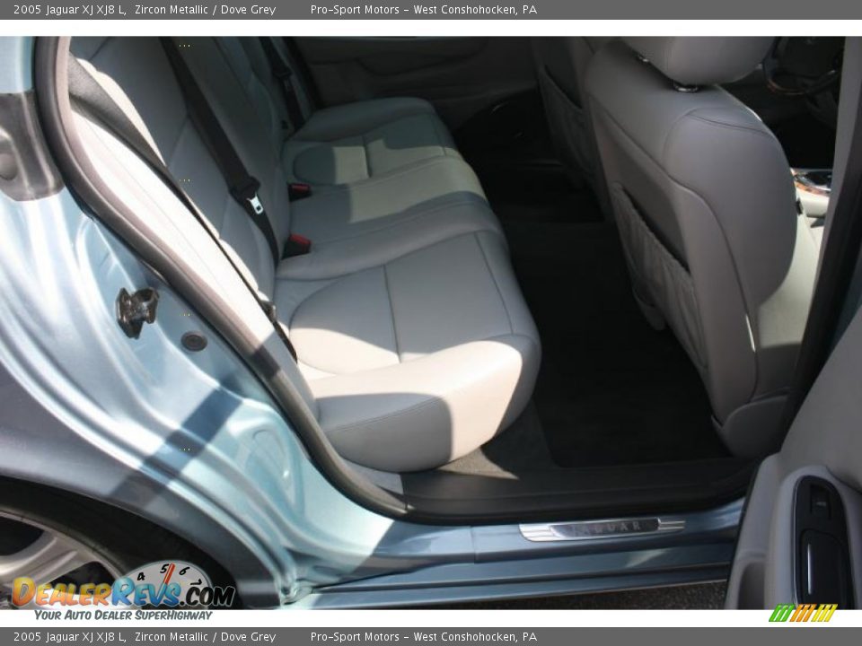 2005 Jaguar XJ XJ8 L Zircon Metallic / Dove Grey Photo #35