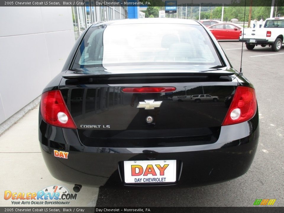2005 Chevrolet Cobalt LS Sedan Black / Gray Photo #5
