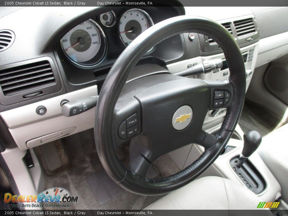 2005 Chevrolet Cobalt LS Sedan Black / Gray Photo #26