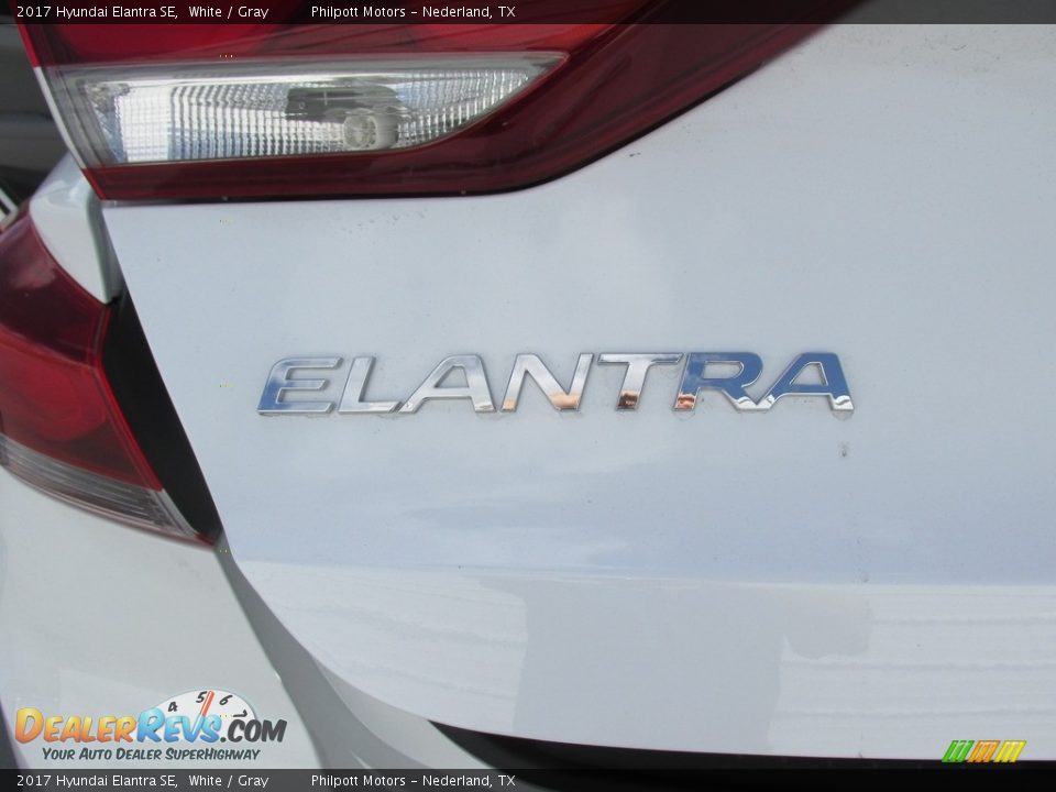 2017 Hyundai Elantra SE White / Gray Photo #14