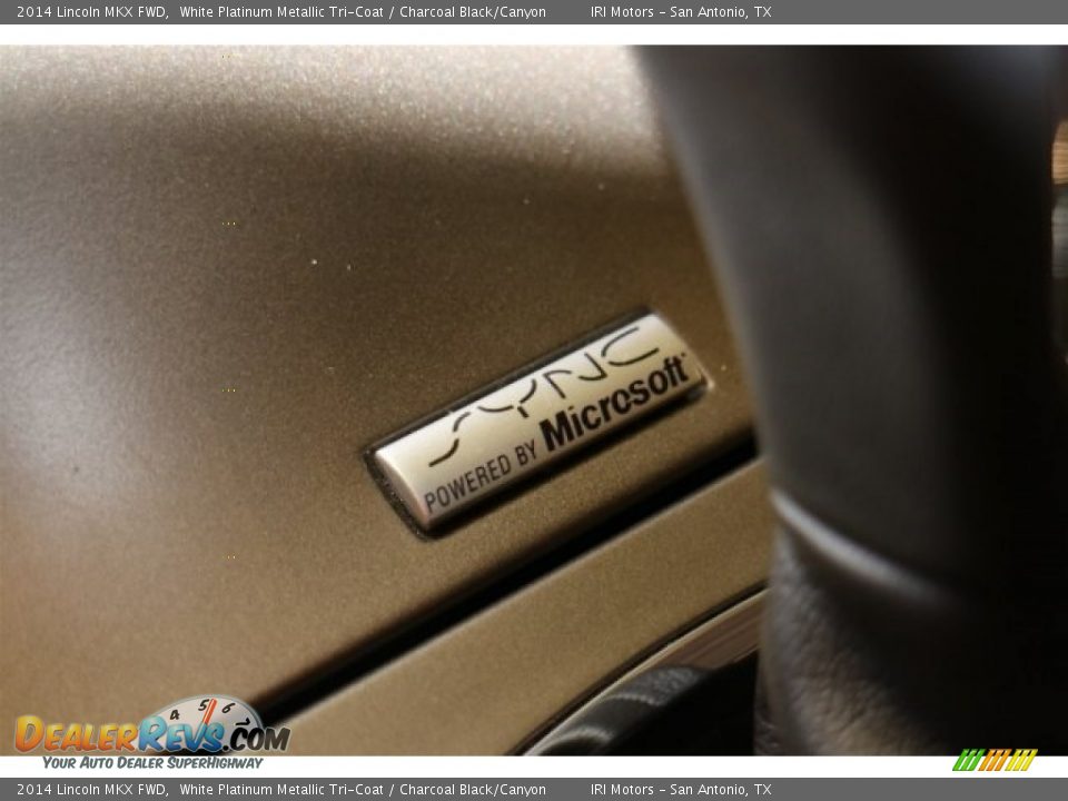 2014 Lincoln MKX FWD White Platinum Metallic Tri-Coat / Charcoal Black/Canyon Photo #24