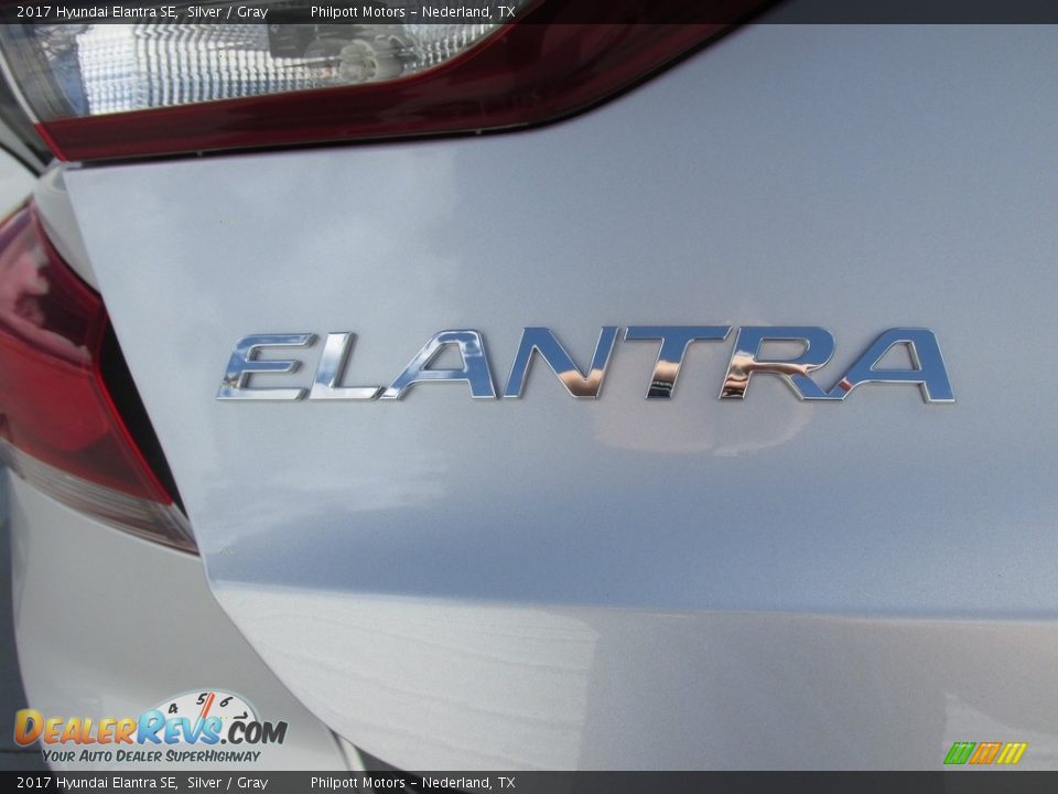 2017 Hyundai Elantra SE Silver / Gray Photo #14