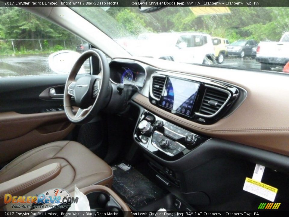 2017 Chrysler Pacifica Limited Bright White / Black/Deep Mocha Photo #11