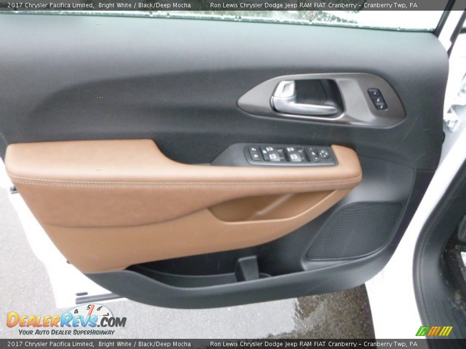 2017 Chrysler Pacifica Limited Bright White / Black/Deep Mocha Photo #16