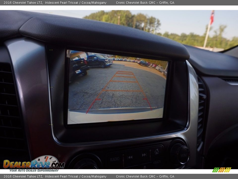 2016 Chevrolet Tahoe LTZ Iridescent Pearl Tricoat / Cocoa/Mahogany Photo #16