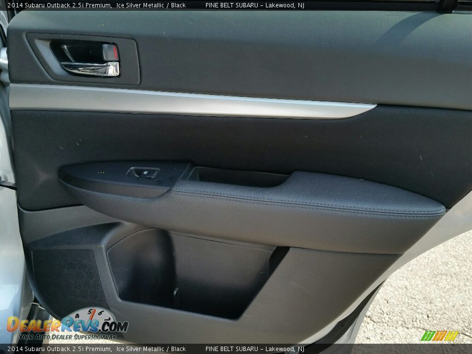 2014 Subaru Outback 2.5i Premium Ice Silver Metallic / Black Photo #10