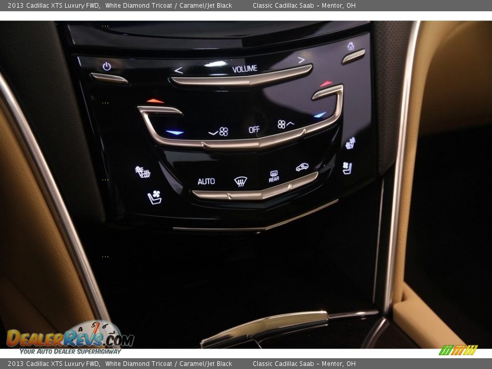 2013 Cadillac XTS Luxury FWD White Diamond Tricoat / Caramel/Jet Black Photo #10