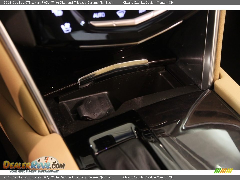 2013 Cadillac XTS Luxury FWD White Diamond Tricoat / Caramel/Jet Black Photo #15