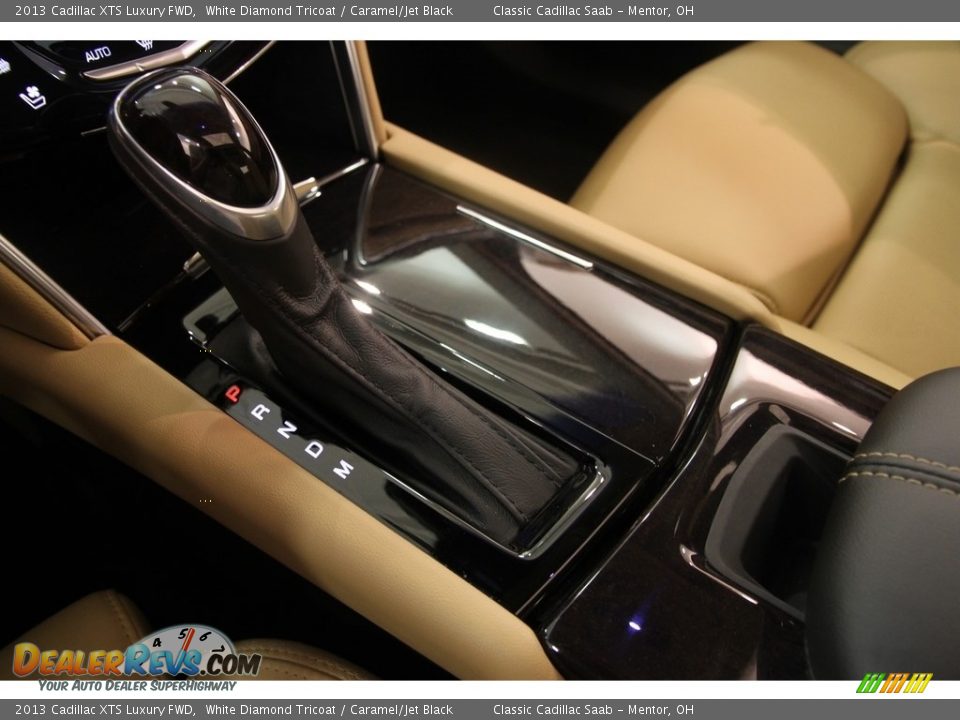 2013 Cadillac XTS Luxury FWD White Diamond Tricoat / Caramel/Jet Black Photo #16