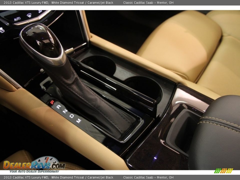 2013 Cadillac XTS Luxury FWD White Diamond Tricoat / Caramel/Jet Black Photo #17