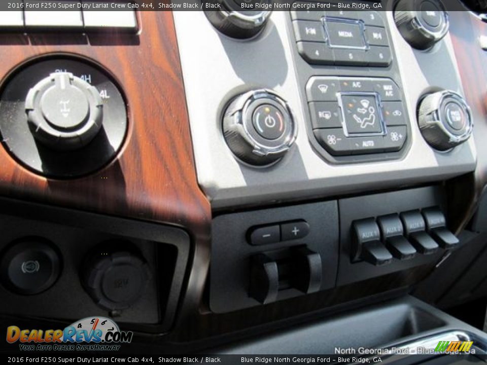 2016 Ford F250 Super Duty Lariat Crew Cab 4x4 Shadow Black / Black Photo #24