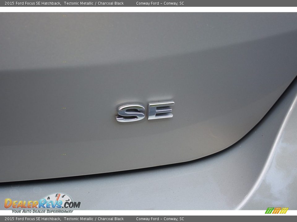 2015 Ford Focus SE Hatchback Tectonic Metallic / Charcoal Black Photo #5