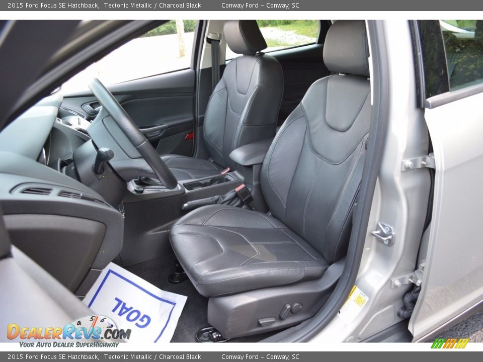 2015 Ford Focus SE Hatchback Tectonic Metallic / Charcoal Black Photo #17
