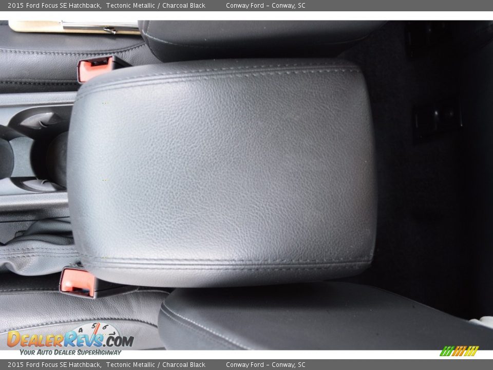 2015 Ford Focus SE Hatchback Tectonic Metallic / Charcoal Black Photo #28