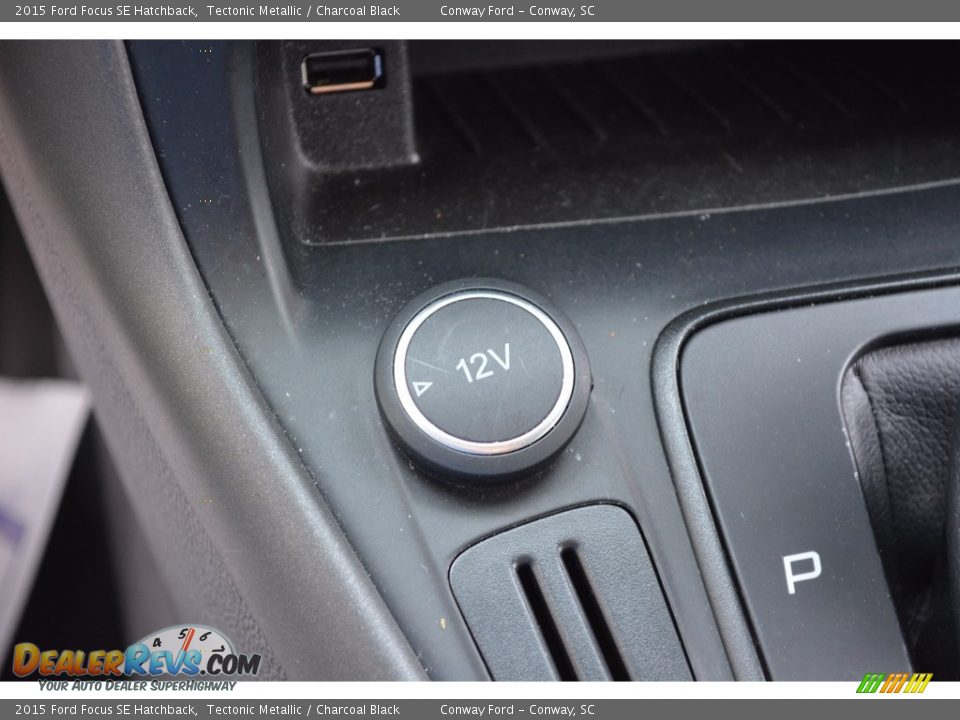 2015 Ford Focus SE Hatchback Tectonic Metallic / Charcoal Black Photo #31