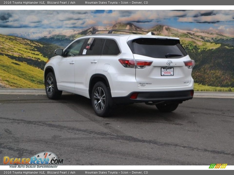 2016 Toyota Highlander XLE Blizzard Pearl / Ash Photo #3