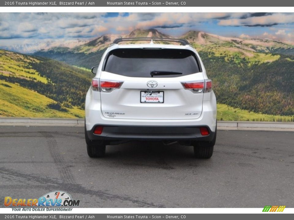 2016 Toyota Highlander XLE Blizzard Pearl / Ash Photo #4