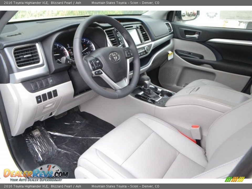 2016 Toyota Highlander XLE Blizzard Pearl / Ash Photo #5