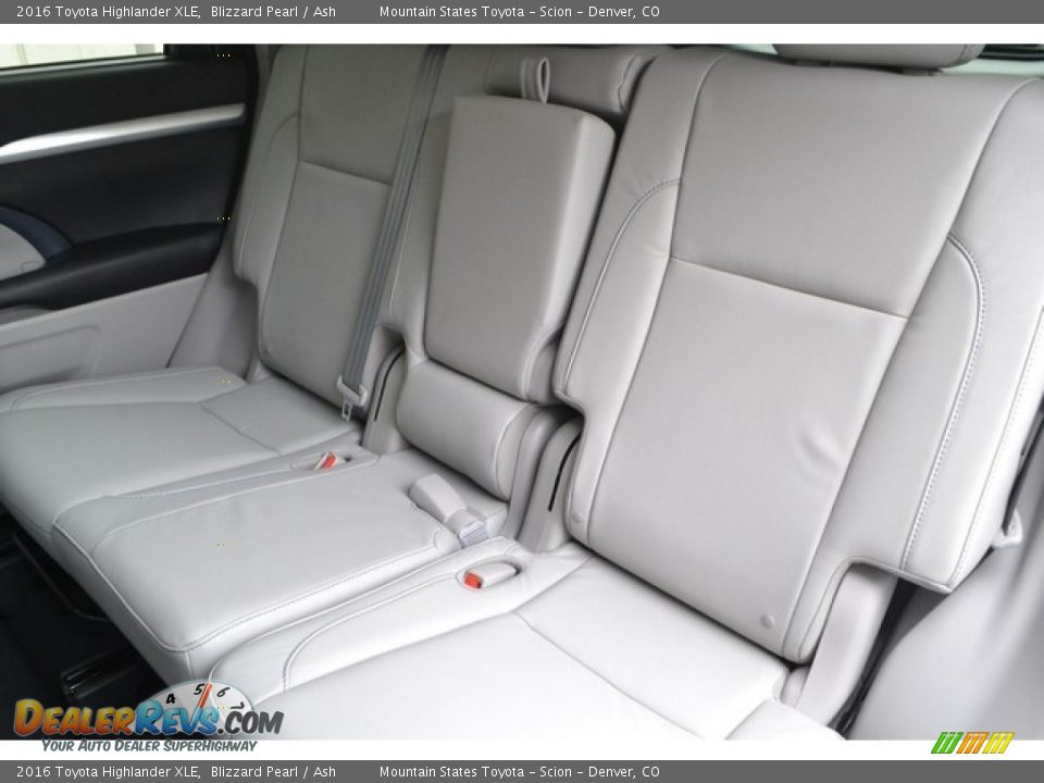 2016 Toyota Highlander XLE Blizzard Pearl / Ash Photo #7
