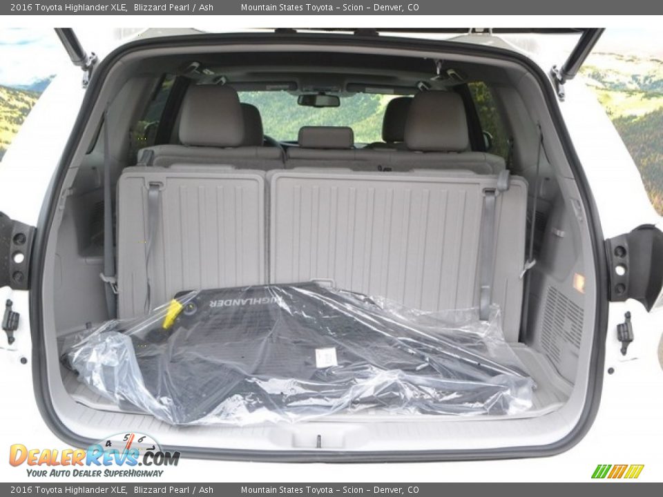 2016 Toyota Highlander XLE Blizzard Pearl / Ash Photo #9