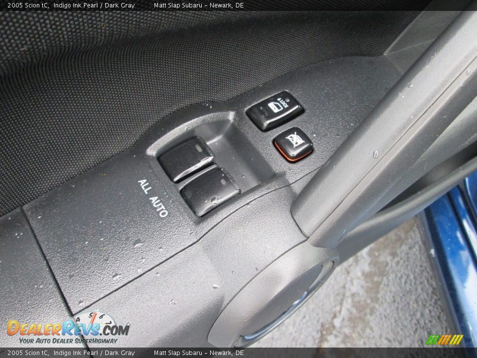2005 Scion tC Indigo Ink Pearl / Dark Gray Photo #13