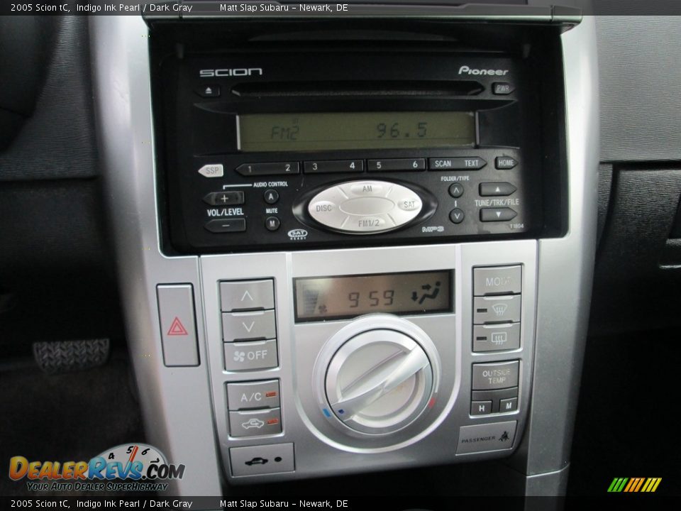 2005 Scion tC Indigo Ink Pearl / Dark Gray Photo #22
