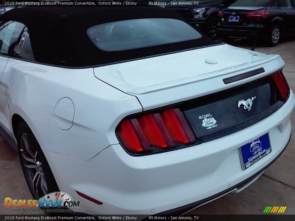 2016 Ford Mustang EcoBoost Premium Convertible Oxford White / Ebony Photo #15