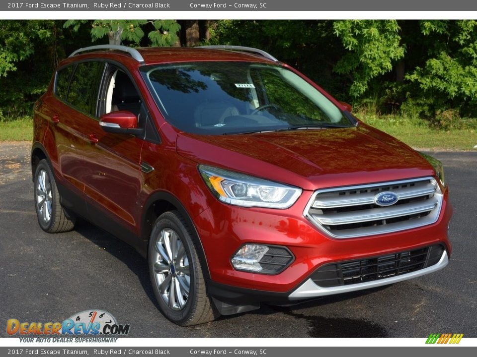 Front 3/4 View of 2017 Ford Escape Titanium Photo #1