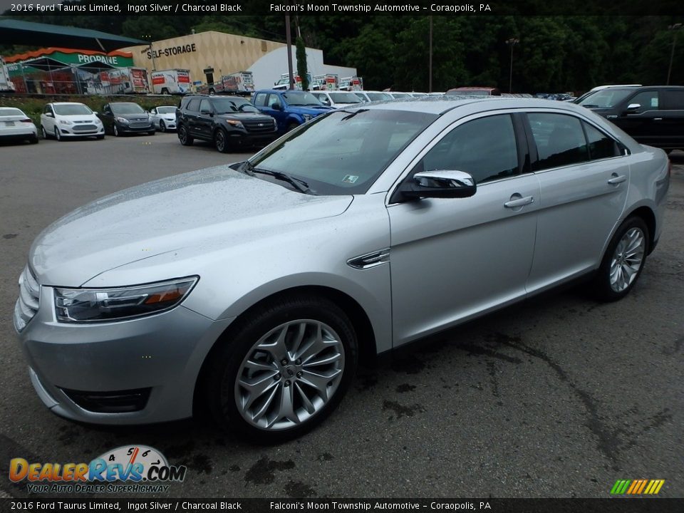 Front 3/4 View of 2016 Ford Taurus Limited Photo #6