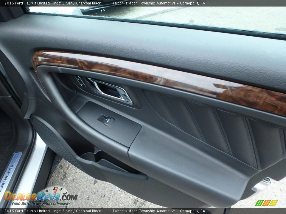 2016 Ford Taurus Limited Ingot Silver / Charcoal Black Photo #12