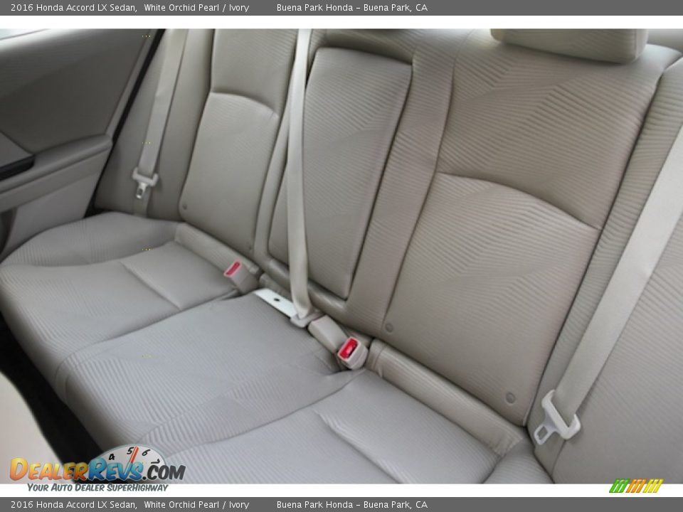 2016 Honda Accord LX Sedan White Orchid Pearl / Ivory Photo #13