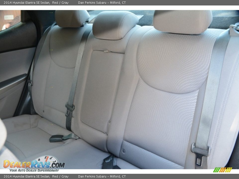 2014 Hyundai Elantra SE Sedan Red / Gray Photo #16