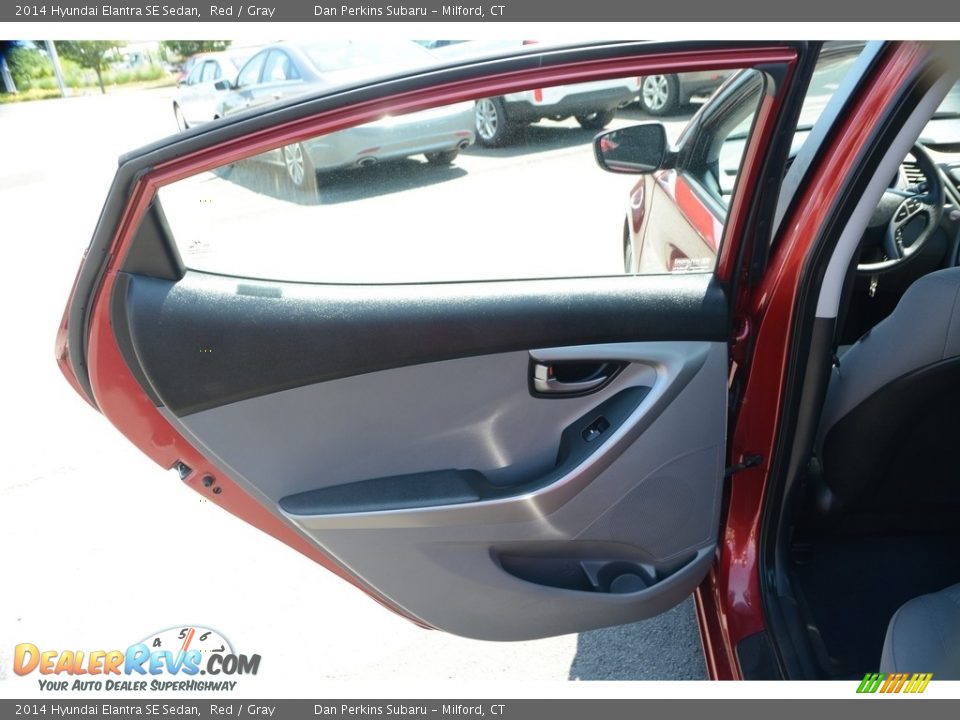 2014 Hyundai Elantra SE Sedan Red / Gray Photo #19